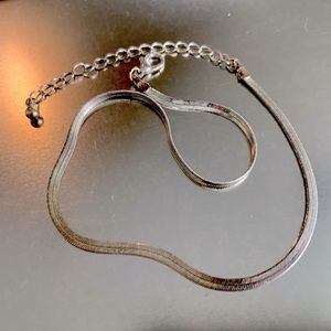 ✨ Urban Outfitters Silver Choker Necklace ✨